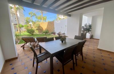 Spacious Ground-Floor Apartment With Garden